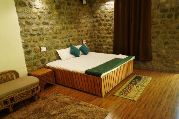 Wood Stone Corbett - Maharashtra