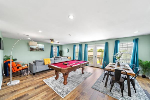 Nr Beach Pier Oasis Game Tables Yard Bbq - Galveston, TX