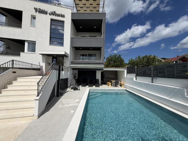 Villa Azzuro With Jacuzzi And Pool - Biograd na Moru