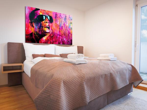 Penthouse Apartments, Viena