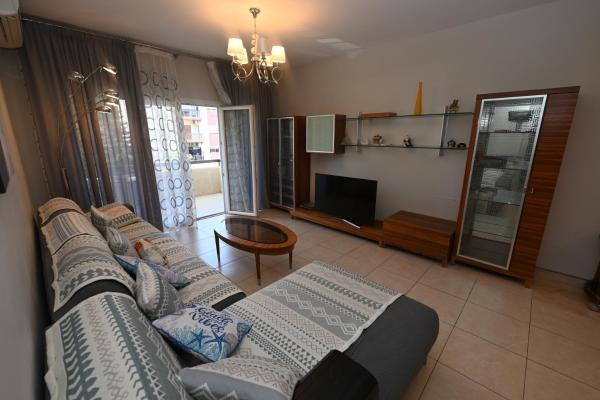 50 meters to the beach 3 bedroom appartment, Lemesos