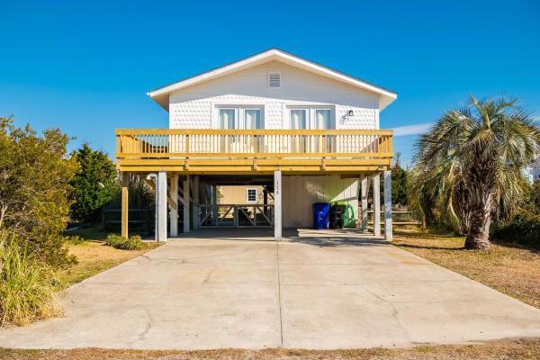 Splendid Days By Oak Island Accommodations - Oak Island, NC