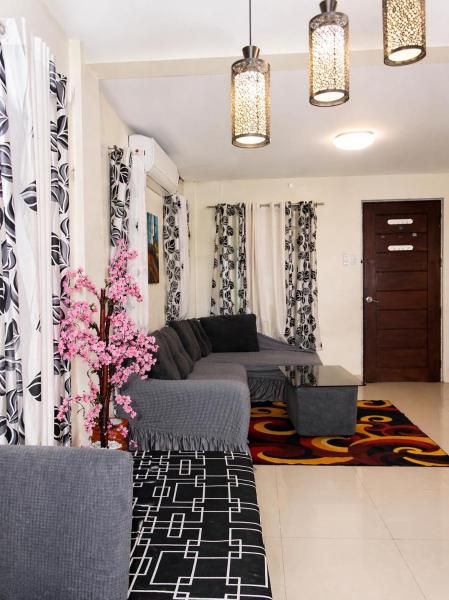 Nella foto è visibile l'oggetto Affordable MODERN Up to 16 Pax Near Aqua Planet & Clark International Airport situato nella città di Cuayan.