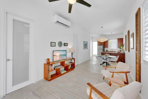 Seaside Caribbean Comfort - Between Beach And City - San Juan