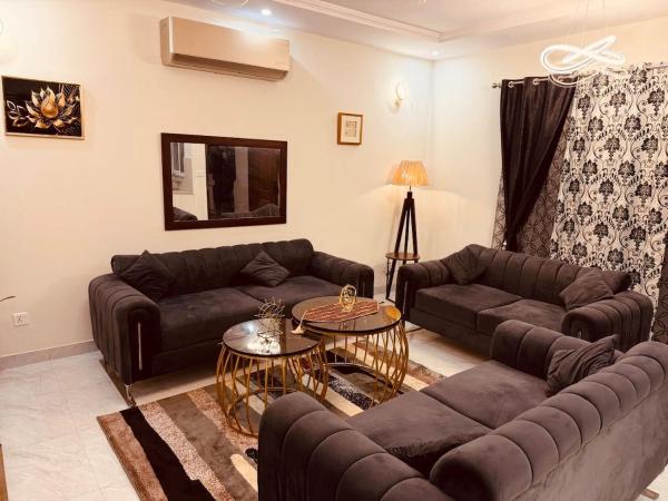 2 Bedroom Luxurious Apartment - Lahore