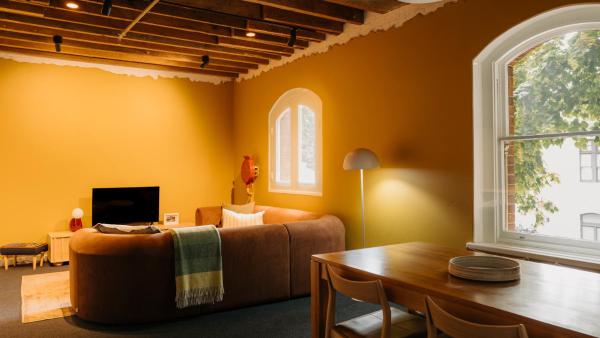 Στη φωτογραφία φαίνεται το αντικείμενο Gibson Mill waterfront warehouse apartment - 101 που βρίσκεται στην πόλη Χόμπαρτ.