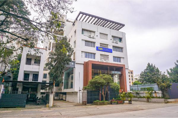 A la foto es mostra l'objecte FabHotel Vardhan Plaza situat a la ciutat de Yerandwane.