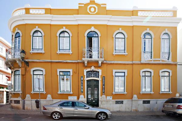 Na fotografii je vidět objekt Baixa Terrace Hostel nacházející se ve městě Faro.