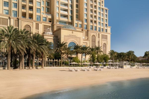 На фото показан объект Four Seasons Resort and Residences at The Pearl - Qatar, расположенный в городе Доха.
