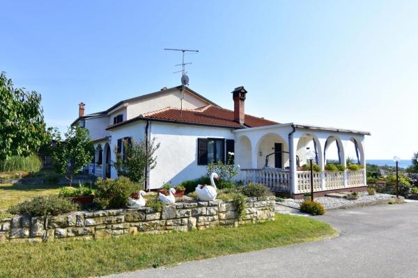 Charming Apartment In Zambratija With Sea View - Salvore