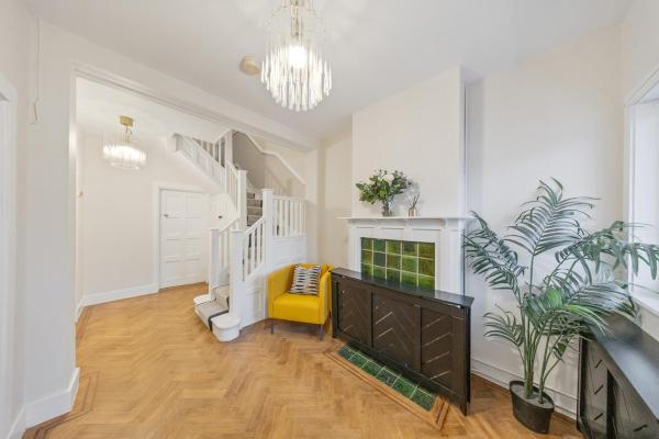 London Balham Spacious 4-bedroom Home With Garden & Parking - City of London
