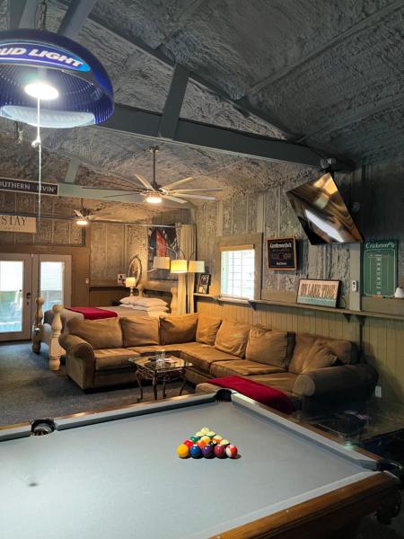 Cozy Barn with Pool Access & Near Lake Conroe, Montgomery