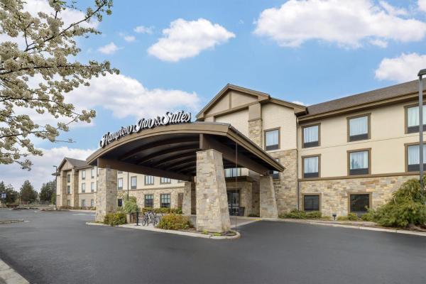 Na zdjęciu widoczny jest obiekt Hampton Inn & Suites Bend położony w mieście Bend.