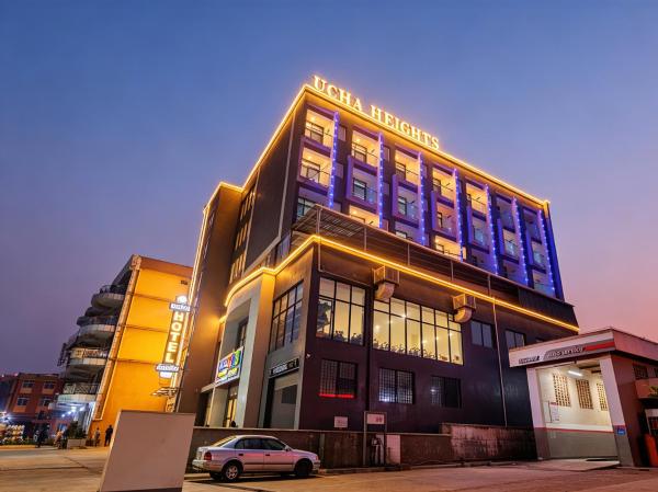 På bilden syns objektet Ucha Hotel & Suites som ligger i staden Namasuba.