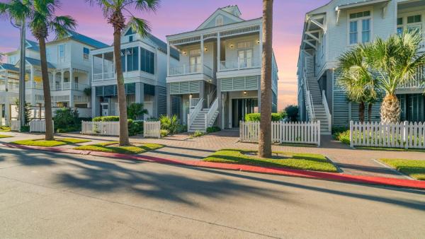 East End Pet Friendly Home Nearby To Beach - Galveston, TX