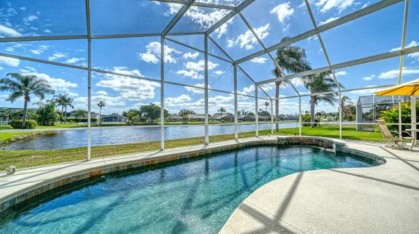 Huge Pool, Near Beaches, Img, Utc, Great Clubhouse - Lake Sawyer, Parrish