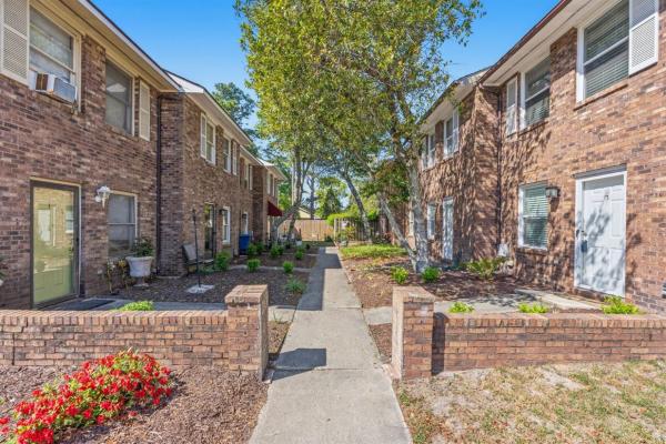Winds Townhouse 2br Private Yard & Beach Walk - North Myrtle Beach, SC