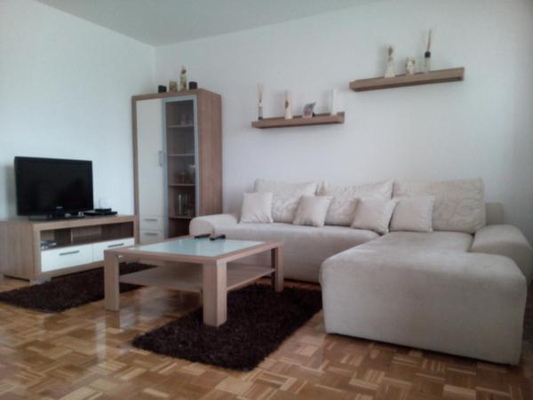 På billedet ses objektet Apartment Condor beliggende i byen Gornja Tuzla.