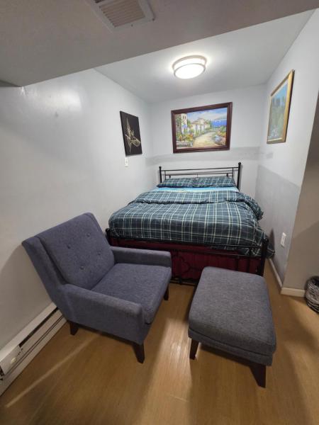 Updated And Spacious Ground Floor Mini-studio In 3br With Private Bathroom And Toilet Near Newark Airport - Livingston, NJ