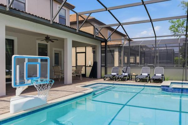 Heated Pool Game Room & Waterpark - Davenport, FL