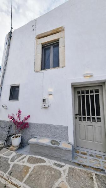 Pnoē Of Paros, A Breath Of Cyclades - Paros
