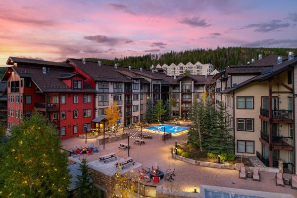 Ski In Out Condo 4454 I Huge Hot Tub I Views I Activity Program - Colorado
