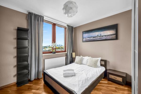 Spacious 2br Apt With Balcony Parking - Warschau