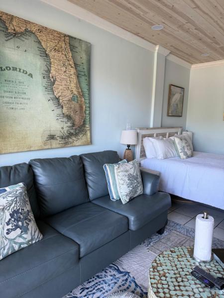 Cozy Bayfront Condo - Fort Walton Beach, FL