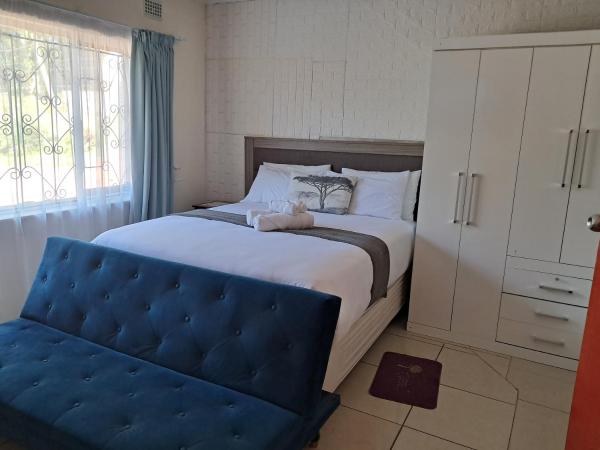 Na foto é possível ver o objeto 25 Jacaranda Lodge & Backpackers localizado na cidade de Pinetown.