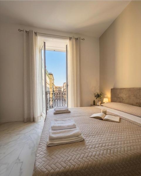 På billedet ses objektet Nerisa home beliggende i byen Napoli.