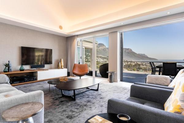 Luxury Camps Bay Home With Stunning Ocean Views - Camps Bay