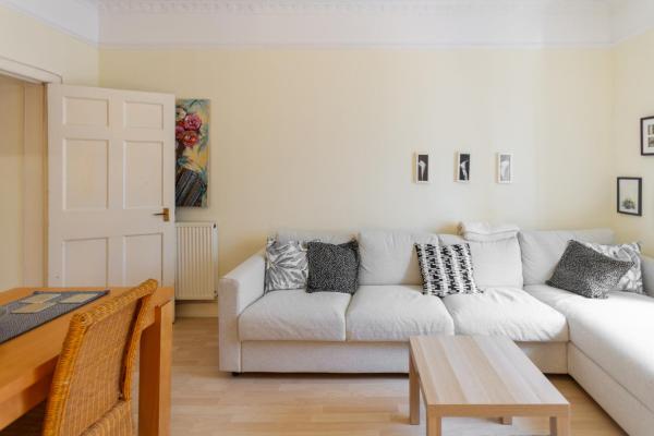Charming 2BD Flat 10 Minutes to Edinburgh Castle, Edinburgh