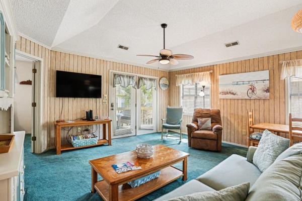 Nostalgic Beach Cottage. Perfect For Holiday Breaks Unplug Near The Beach - Myrtle Beach, SC