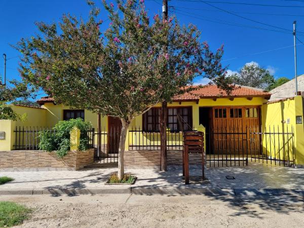A la foto es mostra l'objecte CASA Costanera situat a la ciutat de Cafayate.