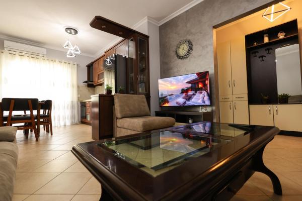 På billedet ses objektet Dena Apartments for Rent beliggende i byen Durrës.