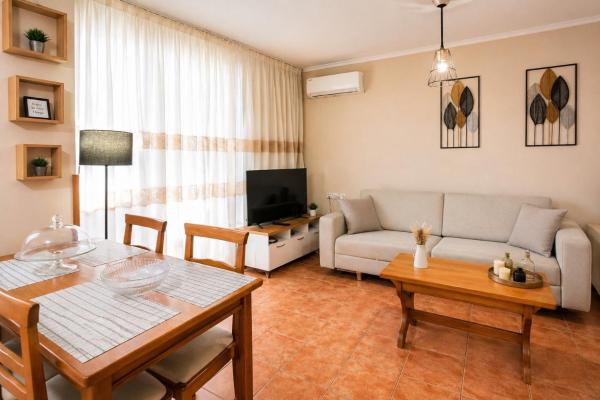Avra Luxury Apartment &Cozy Stay & Easy Parking - Gjirokaster
