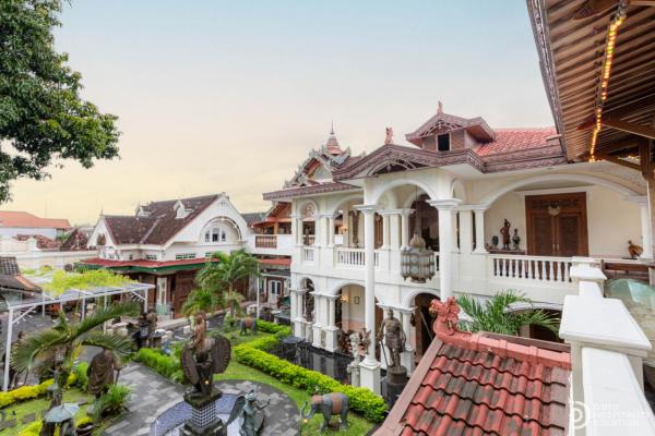 Na fotografii je vidět objekt Rumah Pesik Art & Heritage Hotel nacházející se ve městě Gondowulung.