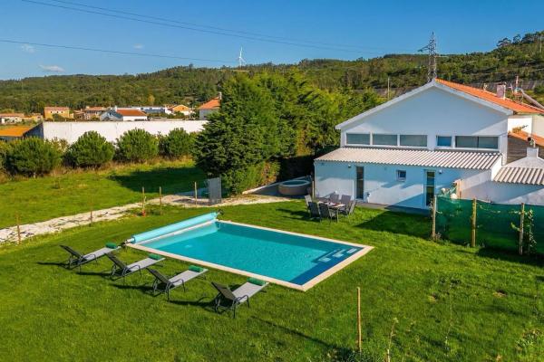 Sunny Villa With Private Pool In Nazaré - São Martinho do Porto
