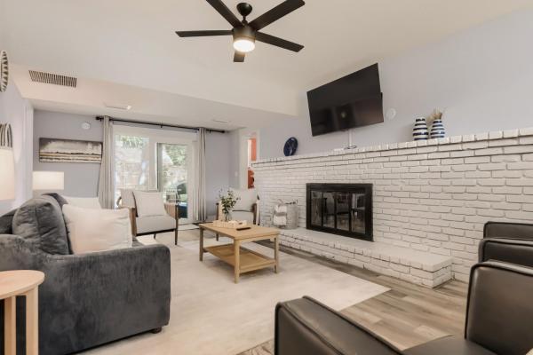 Modern Coastal Cottage - Jacksonville Beach, FL