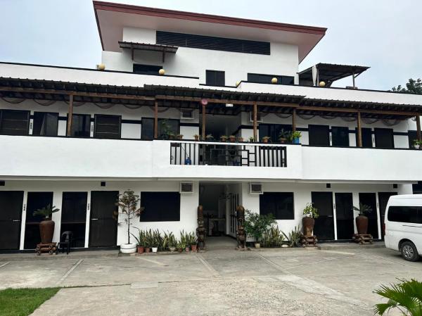 A la foto es mostra l'objecte Anabelle Residence situat a la ciutat de Angatan.