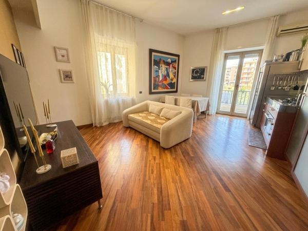 Na fotografii je vidět objekt ROOMITO apartments nacházející se ve městě Neapol.