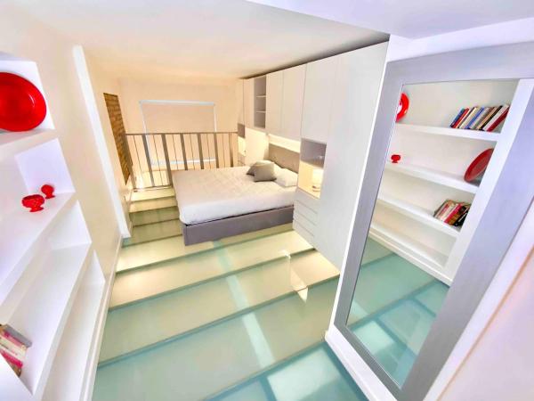 Loft In The Center - Metro - 12 Beds - 