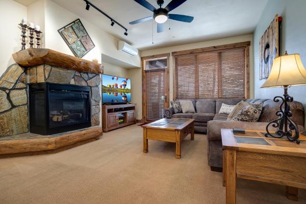 Cl3103 - Champagne Lodge - Steamboat Springs, CO