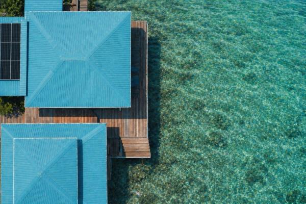 A la foto es mostra l'objecte Bahia Coral Lodge situat a la ciutat de Isla Colón.