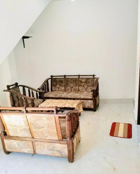 Rose Homestay Ac And Standard Room With Hot Shower - Sri Lanka