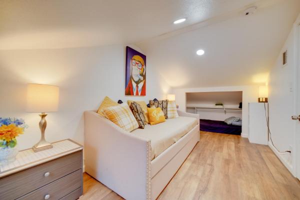 2 Mi To Dtwn Riverside & Hospital! Family Retreat - Fontana, CA