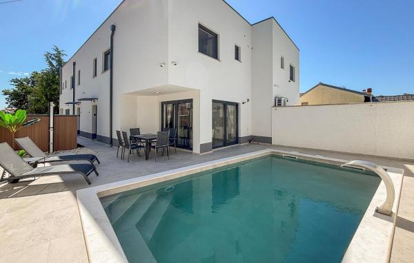 Awesome Home In Vodnjan - Fažana