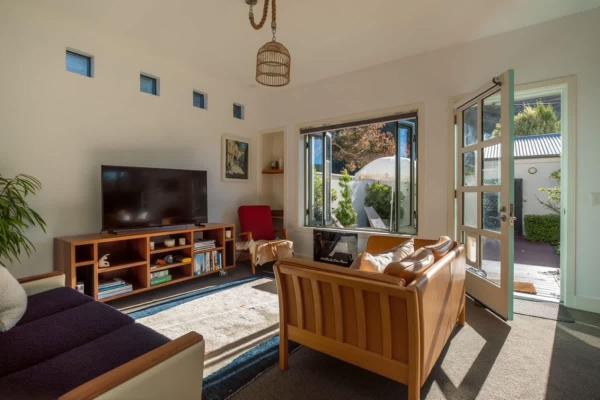 The photo shows the Stoked on Sumner Living located in the city of Sumner.