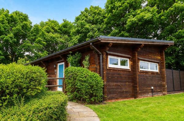 Pine Lodge Spa Pet - Thirsk