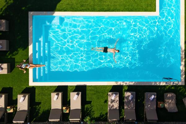 A la foto es mostra l'objecte Athenian Riviera Hotel& Suites situat a la ciutat de Atenes.